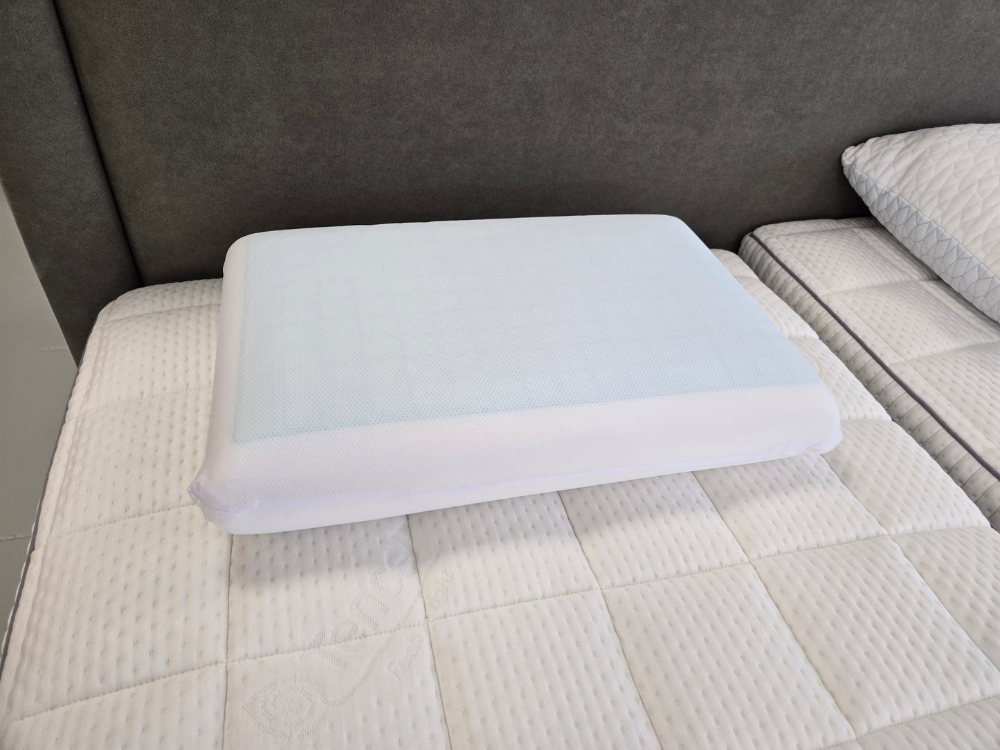 Cool Memory Comfort Kussen – Verkoelend Memory Foam Hoofdkussen met Geltechnologie